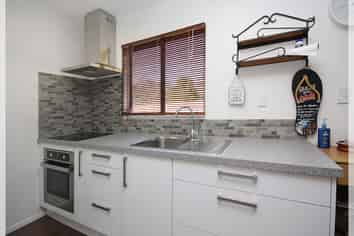 3A Dale Road, RAUMATI SOUTH