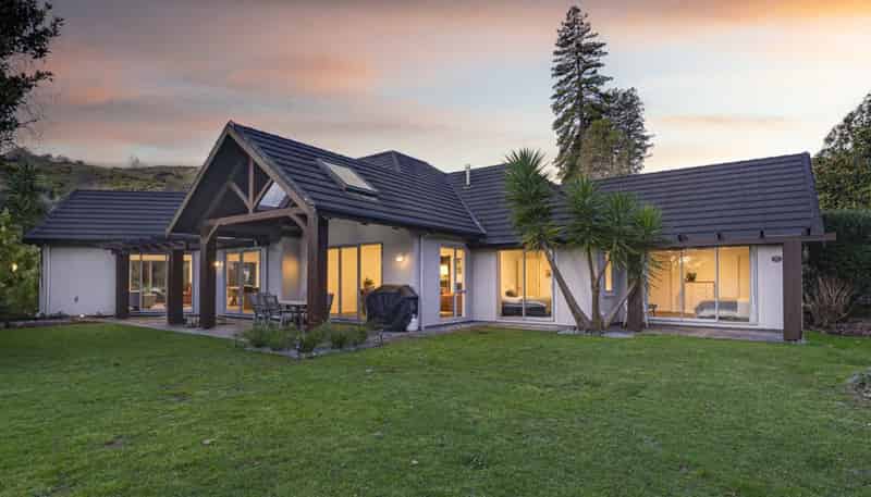 25 Montebello Avenue, Stoke