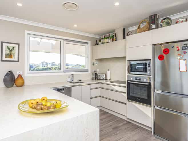 12 Longbeach Drive, Castlecliff