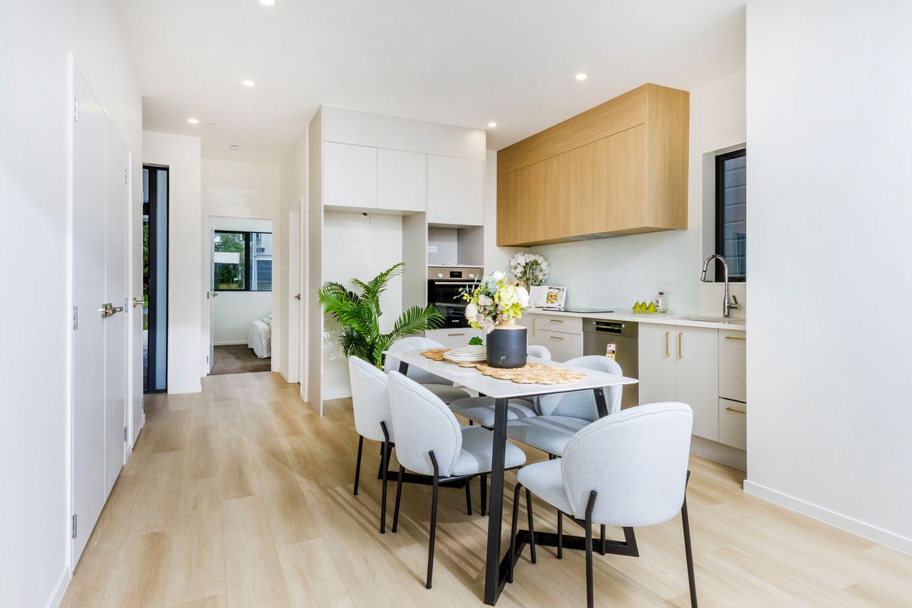 New Home, Fresh Contemporary Style in West Harbour - View 4