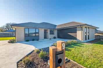 9 Martini Avenue, LEESTON