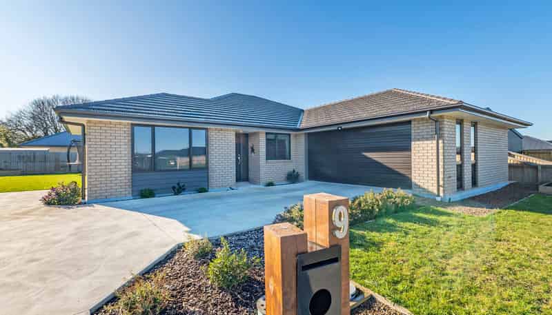 9 Martini Avenue, LEESTON