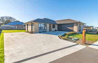 9 Martini Avenue, LEESTON