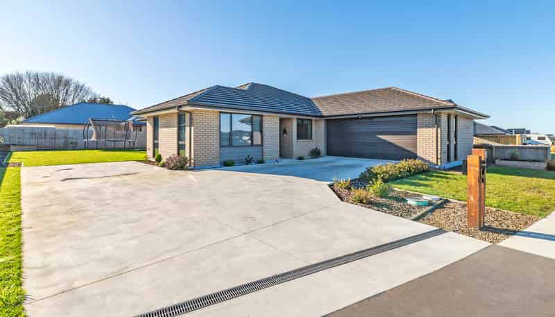 9 Martini Avenue, LEESTON