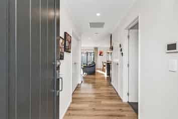 9 Martini Avenue, LEESTON