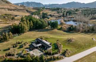 52 Threepwood Road, Lake Hayes