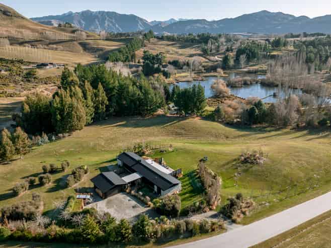 52 Threepwood Road, Lake Hayes