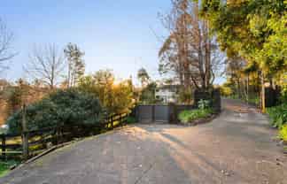 102 Kennedy Road, Dairy Flat