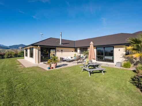 4 Moneymore Place, Wakefield