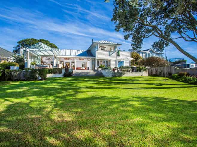  24 Hamana Street, Narrow Neck