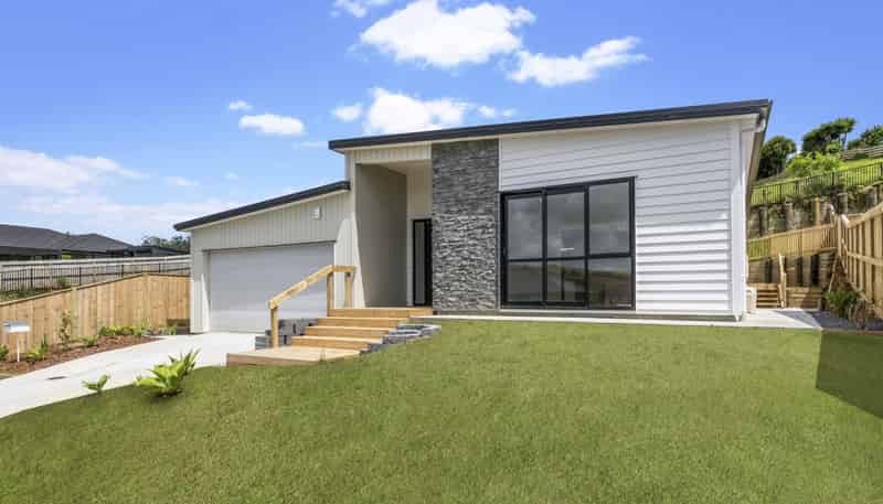 16 Awa Avenue, Helensville