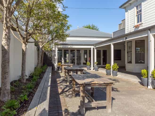 Prime Commercial Premises for lease