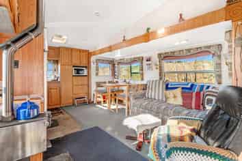 660 Cathedral Road, Domett