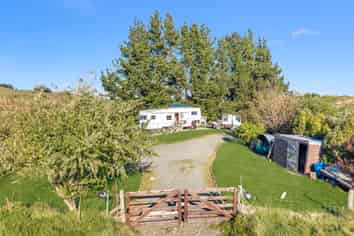 660 Cathedral Road, Domett