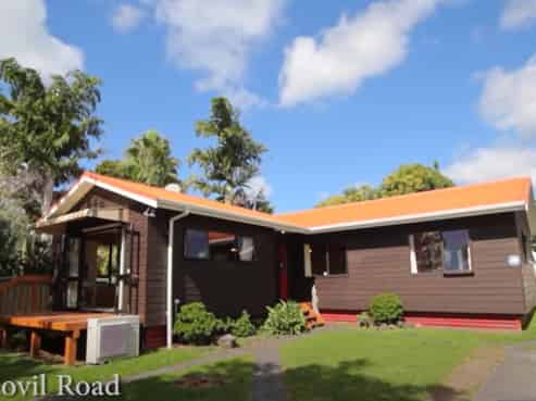20A Yeovil Rd, Te Atatu Peninsula