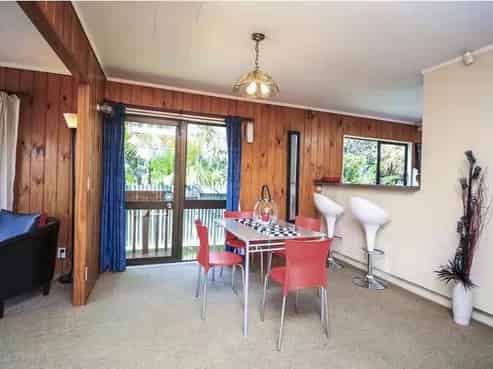 20A Yeovil Rd, Te Atatu Peninsula