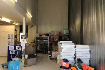 MODERN INDUSTRIAL UNIT - PRIME LOCATION

