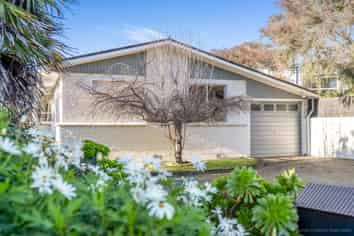 54 Peakes Road, Springvale