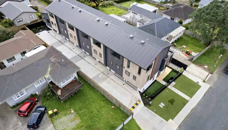 6/10 Fairclough Road, Beach Haven