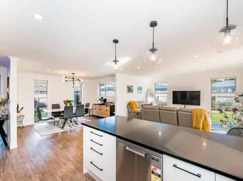 7 Kikorangi Way, Paraparaumu