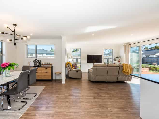 7 Kikorangi Way, Paraparaumu