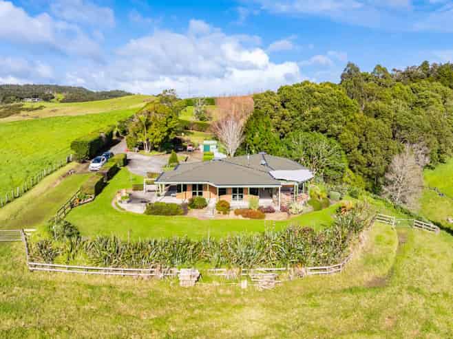 494 Takahiwai Road, One Tree Point