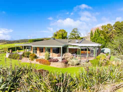 494 Takahiwai Road, One Tree Point
