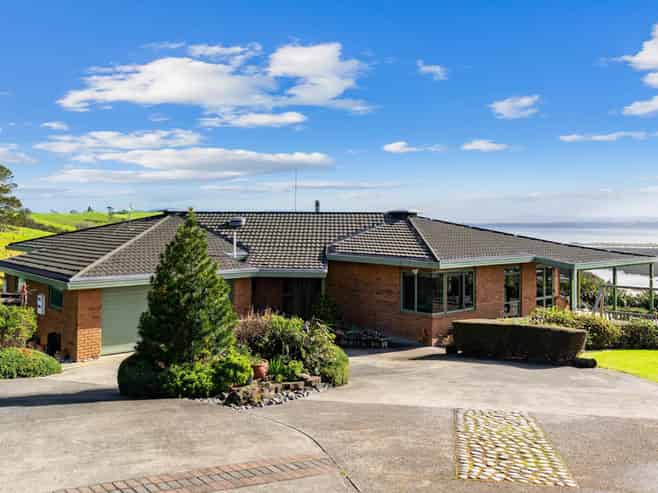 494 Takahiwai Road, One Tree Point