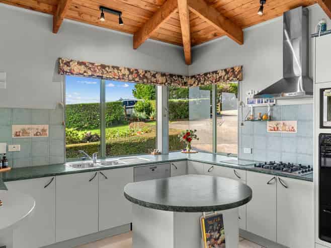 494 Takahiwai Road, One Tree Point