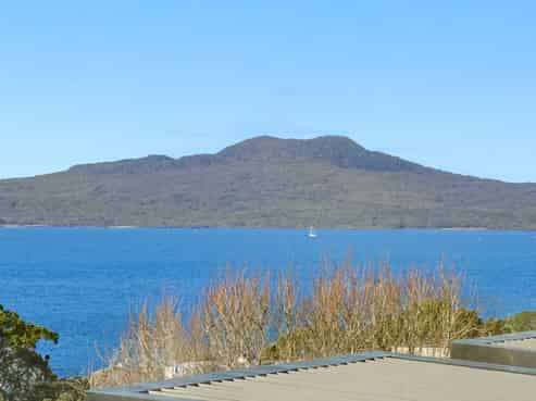 99 Aberdeen Road, Castor Bay