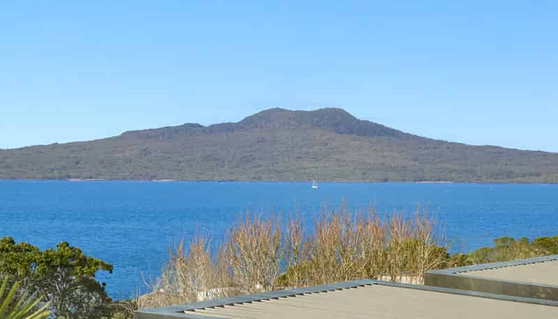 99 Aberdeen Road, Castor Bay