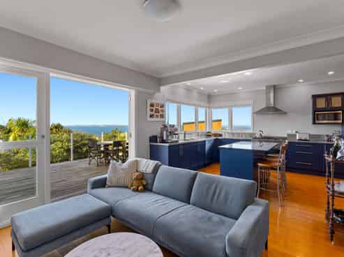 99 Aberdeen Road, Castor Bay