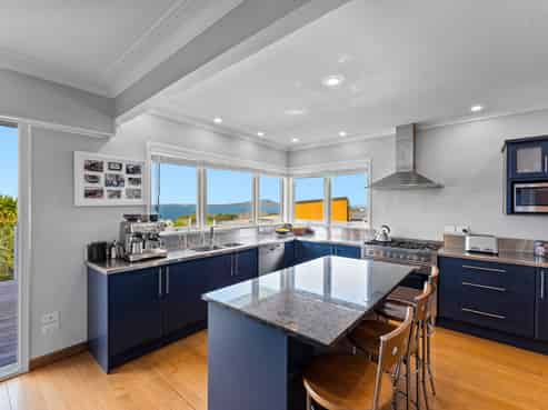99 Aberdeen Road, Castor Bay