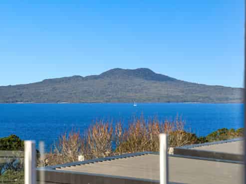 99 Aberdeen Road, Castor Bay