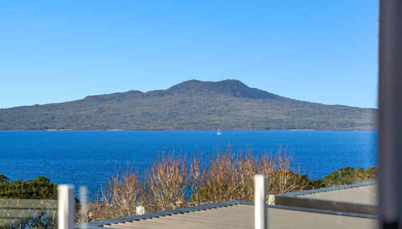 99 Aberdeen Road, Castor Bay
