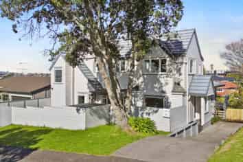 19 Beach Road, Mellons Bay