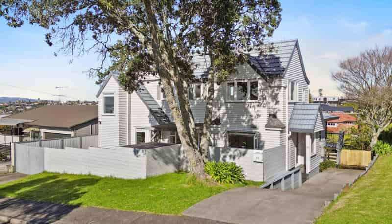 19 Beach Road, Mellons Bay