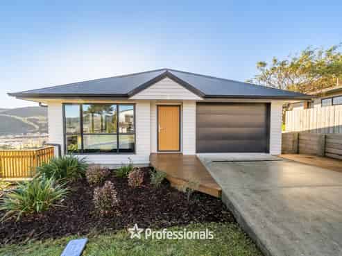 6 Castle Crescent, Stokes Valley