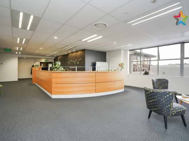 PREMIUM CBD OFFICE SUITE