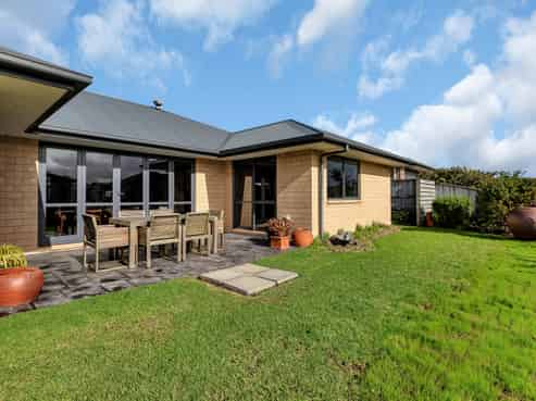 26 Key West Drive, One Tree Point
