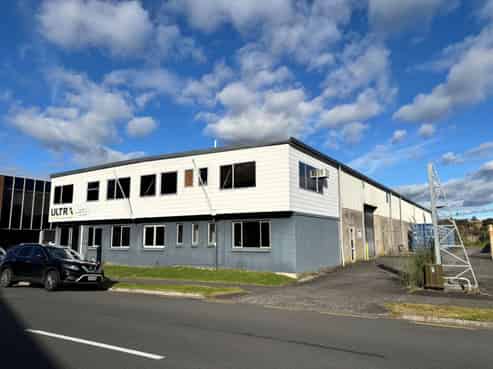 Standalone powerhouse - full drive-around access