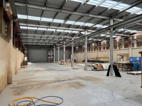 Standalone powerhouse - full drive-around access