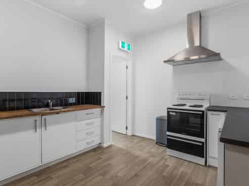 12 Bed Accommodation Plus Retail