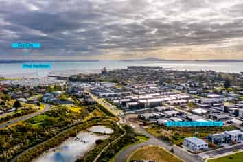 136 Ninth View Avenue, Beachlands