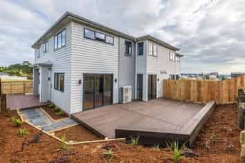 136 Ninth View Avenue, Beachlands