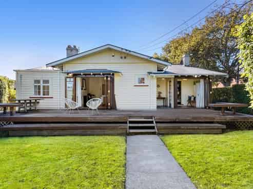 2/8 Clyde Street, Epsom
