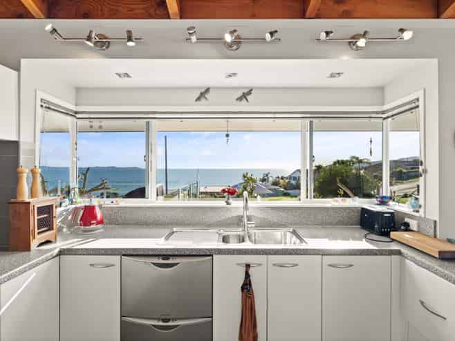 43 Seaview Road, Cable Bay