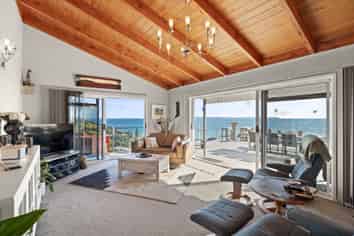 43 Seaview Road, Cable Bay