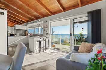 43 Seaview Road, Cable Bay