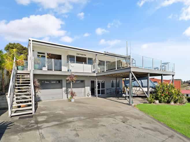 43 Seaview Road, Cable Bay
